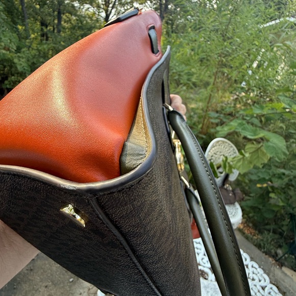 Michael Kors Jet Set Travel Tote Satchel β Tricolor Leather + Signature Canvas β¨ - Picture 11 of 15